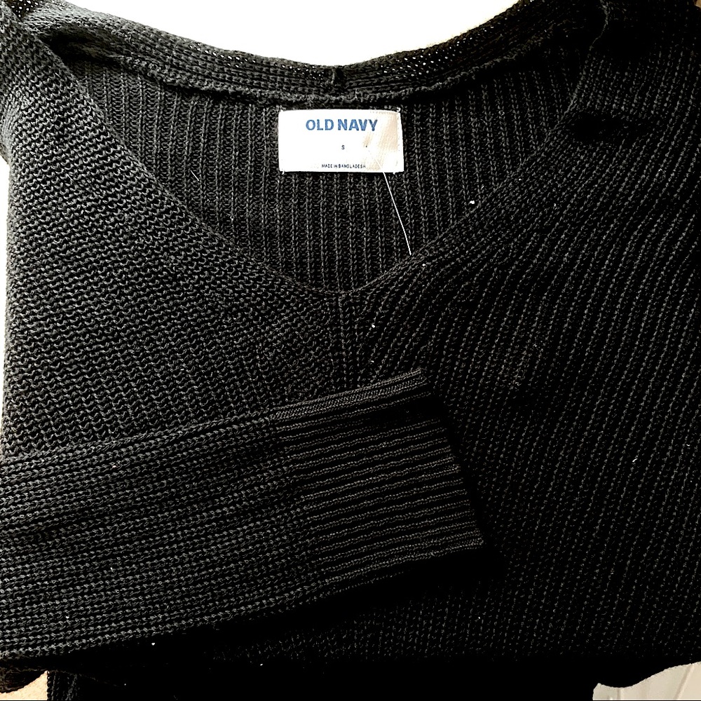 Black long sleeve sweater, knit material, Old Navy
